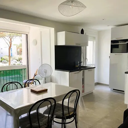 Motte: 2 Pièces Lumineux, 4 Couchages, Parking Privé - Fr-1-790-35 * La Grande-Motte