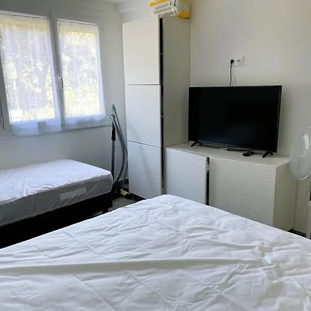 Motte: 2 Pieces Lumineux, 4 Couchages, Parking Prive - Fr-1-790-35 La Grande-Motte